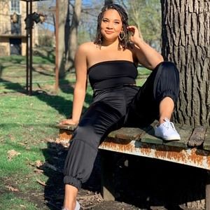 Meet your Posher, Vanessa